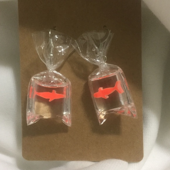 NWT Shark Drop Earrings - Picture 4 of 5